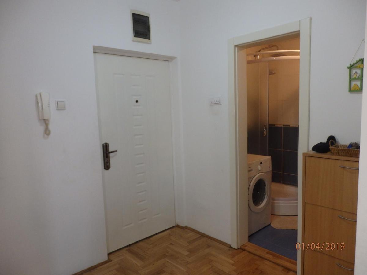 Apartment Erika 2 Novi Sad Exteriör bild